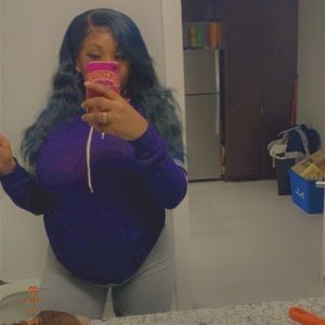 Meet your Posher, Alexis